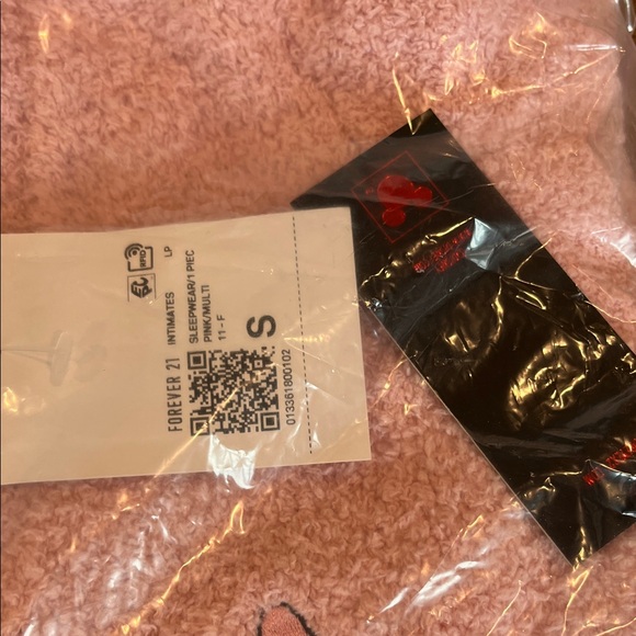 NWT Disney Forever 21 Daisy Pink Plush Romper with Pearl Buttons Women’s Small - Picture 3 of 6